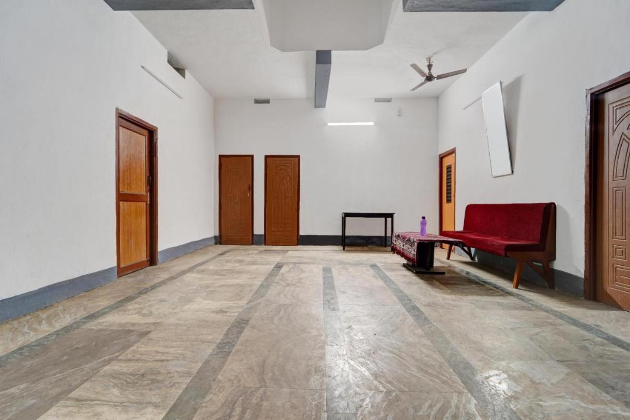 Queen D Tower - By Grands Inn Hospitality Tallākulam Extérieur photo